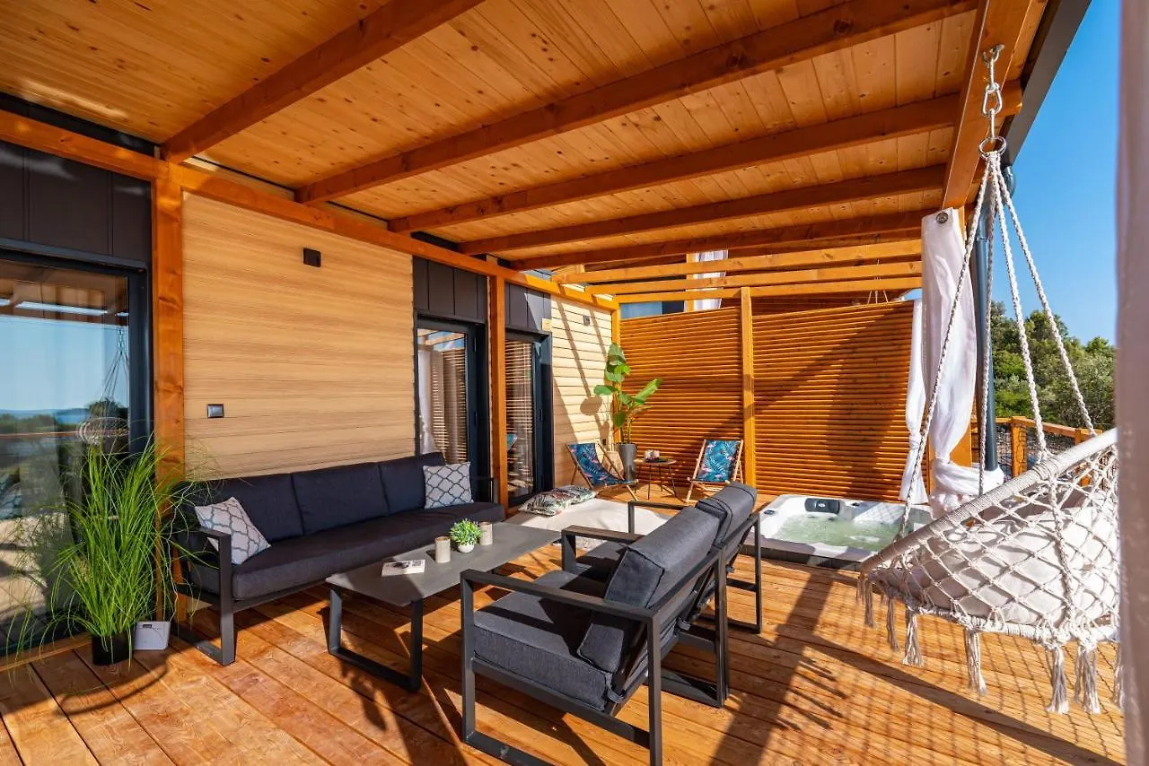 Bella Vista Villa Drage 0*,